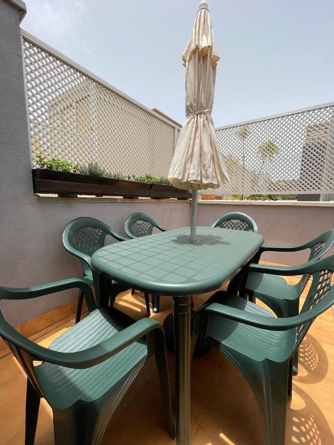 Atico "Turquesa Beach" Con Piscina, Terraza Y Barbacoa Sardina Luaran gambar