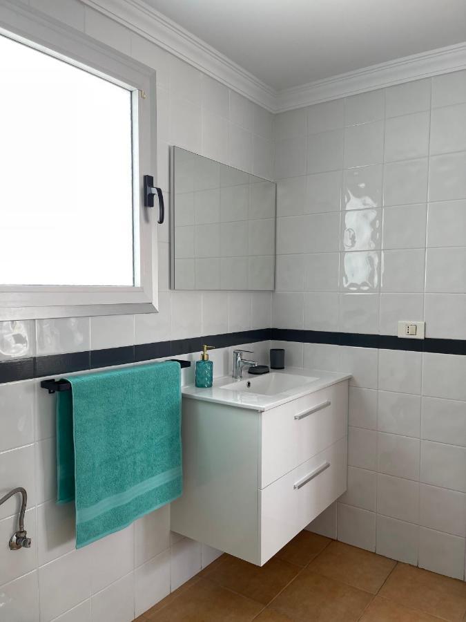Atico "Turquesa Beach" Con Piscina, Terraza Y Barbacoa Sardina Luaran gambar